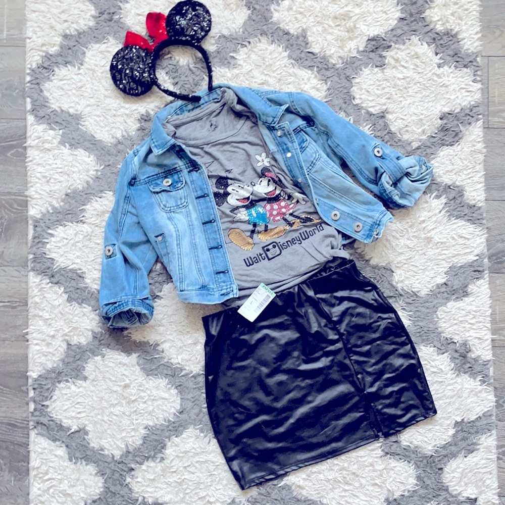 Faux leather mini skirt
